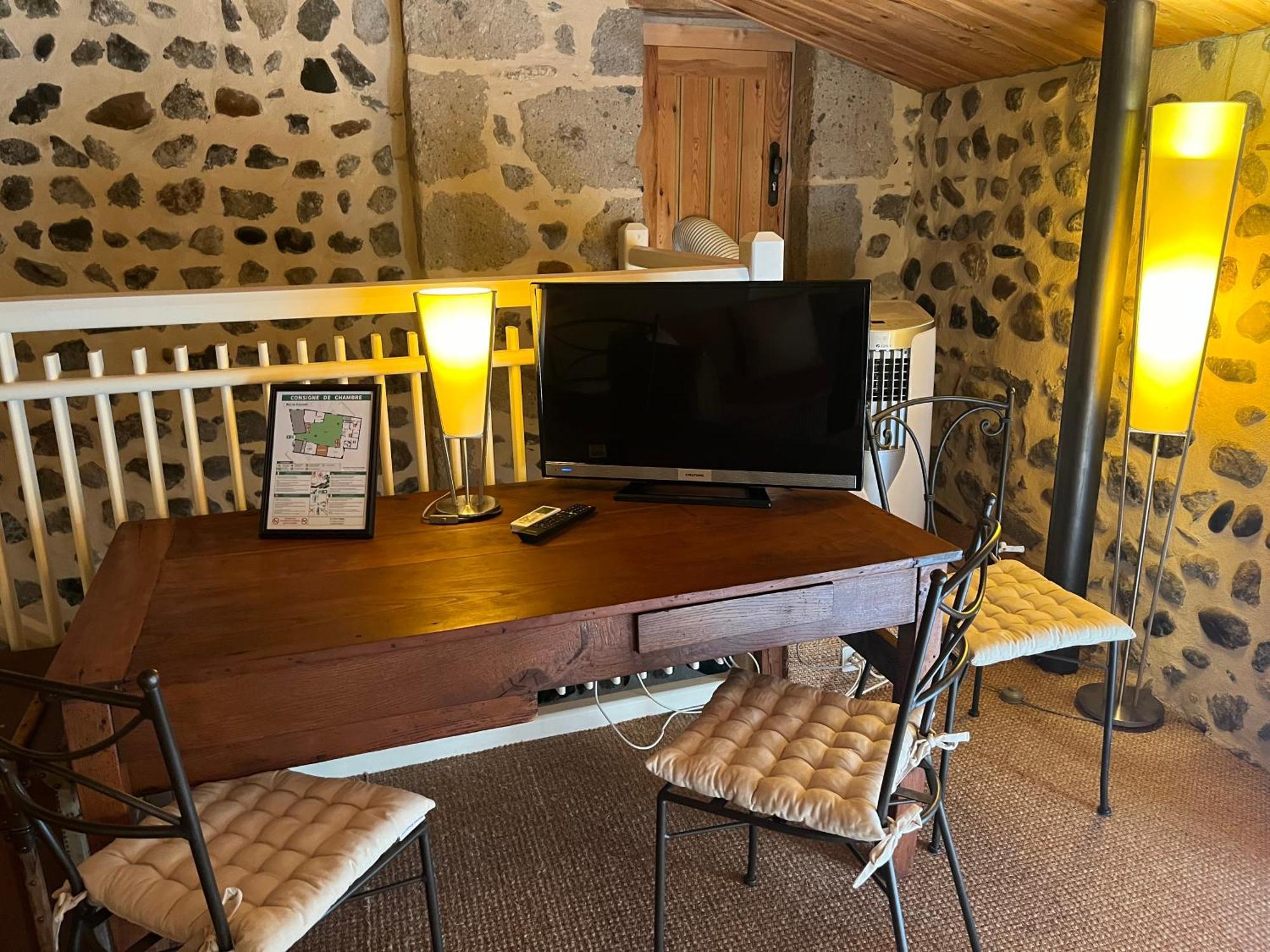 La Cour Carree Hotel Perrier Eksteriør billede